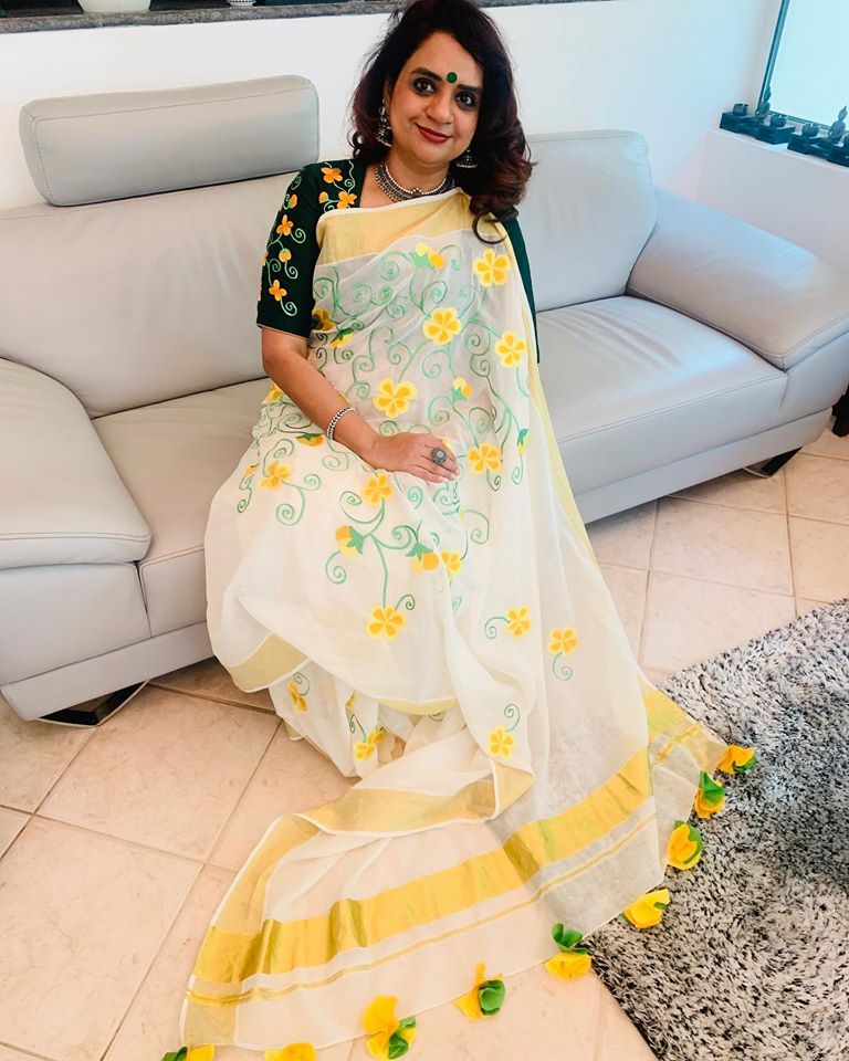 Kanikonna Kasavu Sari